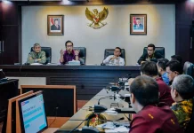 Rico Dorong Digitalisasi, Ambulans Terintegrasi, KK-KTP di Kelurahan