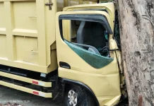 Diduga Melaju Kencang, Dump Truk Tabrak Tiga Remaja