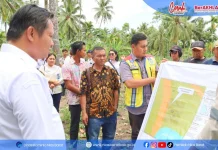 Bupati Nias Barat Tinjau Sekolah, Lahan, dan Puskesmas di Sihene’asi dan Sionobanua