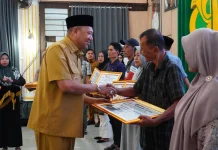 Bupati Langkat Salurkan Bantuan Stimulan Tahap II, Pastikan tidak ada pemotongan