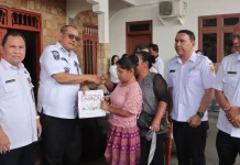Pemkab Dairi Beri Bantuan 58 Lansia dan Disabilitas