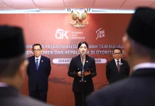 Friderica Lantik Sejumlah Kepala Departemen dan OJK Daerah