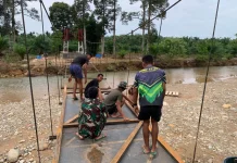 Kodim 0212/TS Rampungkan Jembatan Gantung di Sale Baru