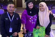 Besty Charmin Berbagi Bingkisan Lebaran, untuk Angkasawan RRI