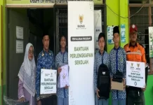 Baznas Salurkan Perlengkapan Sekolah bagi Siswa Terdampak Banjir di MAN 2 Tapteng