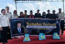 Kemenimipas Salurkan Ribuan Paket Ramadan di Medan Tuntungan