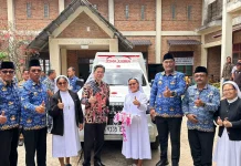 Konjen Jepang Hibahkan Ambulans untuk Warga Habinsaran, Kabupaten Toba