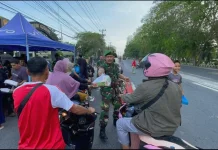 Kodim 0208 Asahan Berbagi Takjil kepada Masyarakat