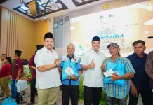 Bupati Batu Bara Santuni Yatim dan Tukang Becak