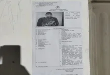 Aktivis Tanjungbalai Tempelkan Poster DPO Dedi Candra, Minta Respon Polres