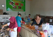 Manisnya Cuan Bolu Ikan Tradisional, Kisah Nengsih Tembus Pasar Luar Kota
