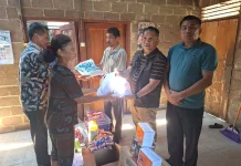 Pemkab Humbahas Salurkan Bantuan Korban Rumah Tertimpa Pohon