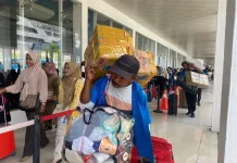 Arus Balik Padat, Porter Kerja Ekstra di Pelabuhan