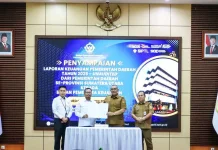 Bupati Dairi Serahkan Laporan Keuangan ke BPK