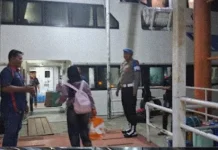 Pastikan Keamanan Penumpang, Polsek Teluk Nibung Kawal Keberangkatan Kapal Ferry