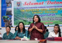 Ketua TP PKK Humbahas Supervisi UP2K di Doloksanggul