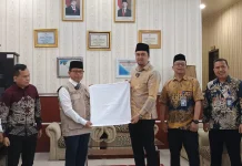 Tirtanadi Bagikan 5.974 Handuk untuk Jamaah Haji