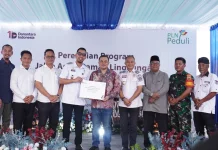 Sulap Limbah Jadi Infrastruktur, PLN UPT Medan Aspal Jalan Warga Tanjung Mulia