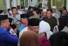Wakil Bupati Berangkatkan 17 Orang Jemaah Calon Haji Kabupaten Dairi
