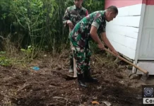 Danramil 02/Sidikalang Pimpin Bersih-Bersih Kampung Pancasila