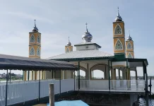 Bangunan Terapung Tidak Memiliki Izin dan Tidak Memenuhi Syarat Menjadi Masjid