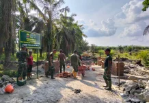 Koramil Marbau Bangun Jembatan Aramco, Kini Siap Digunakan