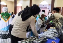 Kakanwil Kemenhaj Tekankan Disiplin saat Sambut Jemaah Kloter 07