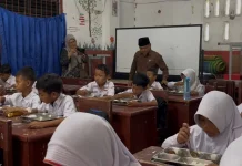 Wamendikdasmen Tinjau MBG di Medan, Pastikan Makanan Aman dan Bergizi