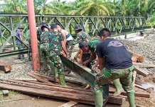 Kodim 0211/TT Bangun  Jembatan Modular Type 21 di Desa Ampolu Pasca Banjir Band