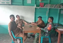 Babinsa Koramil 04/Tigalingga Ajak Perangkat Desa Tingkatkan Kewaspadaan