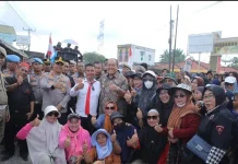 Bupati Asahan Temui Warga Unjuk Rasa