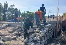 Kodim 0208/AS Rampungkan Pembangunan Jembatan Armco di Desa Teluk dalam