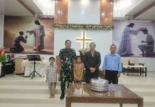 Babinsa Koramil 03/Parongil Hadiri Ibadah Minggu, Perkuat Toleransi dan Kebersama