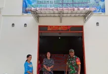 Babinsa Tigalingga Monitoring Warga saat  Beribadah