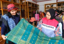 Pertamina Patra Niaga Sumbagut Dukung Sakkamadeha Tenun Ulos, Kekuatan Ekraf