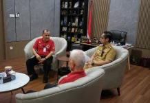 Rico Waas Dukung Turnamen Pingpong Lansia Perebutkan Trofi Wali Kota Medan