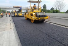 Jelang Libur Panjang, HKA Rampungkan Pengaspalan Tol Kayu Agung–Palembang