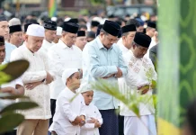 Bobby Nasution Salat Iduladha Bersama Ribuan Warga, Salurkan 167 Hewan Kurba