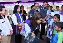 Kahiyang Ayu Tinjau Posyandu dan Lantik Dokter Kecil di Samosir