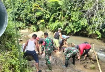 Koramil 06/Dolok dan Warga Gotong Royong Bangun Jembatan di Paluta