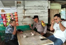 Jaga Kamtibmas, Bhabinkamtibmas Polres Tanjungbalai Sambangi Warga