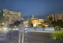 Simbolisme Fasad Putih