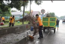 Sambut Peringatan Hari Bhayangkara, Polres Bersihkan Fasilitas Publik