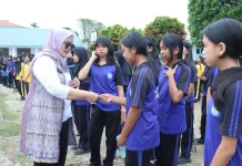 Gerakan Aksi Bergizi, TP PKK Dairi Bagikan Tablet Tambah Darah di SMPN 2 Sidikalang