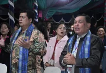 Ribuan Jemaat Padati KKR di Water Front City Samosir