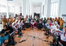 Les Bahasa Inggris dan Komputer Gratis Resmi Dibuka