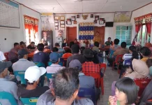Babinsa Hadiri Sosialisasi Pengelolaan Limbah Domestik di Desa Karing