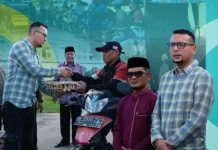 Pemkab Labusel dan Baznas Sinergi Salurkan Paket Sembako kepada Pengemudi Betor