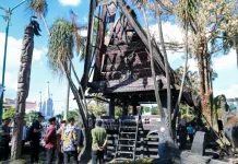 Rico Waas Pastikan Replika Rumah  Raja Sisingamangaraja yang Terbakar Segera Dipe
