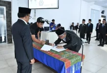 Wabup Samosir Lantik Sembilan Pejabat Pimpinan Tinggi Pratama